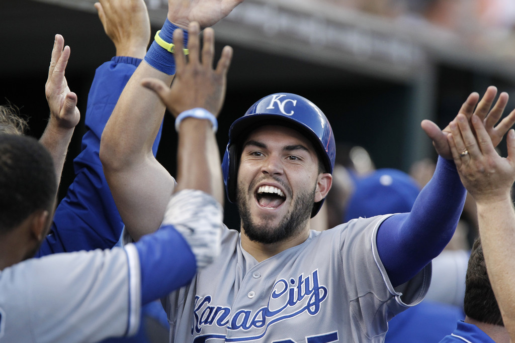 Jonrón de Hosmer decide victoria de Kansas; colocan serie 2-0 a su favor