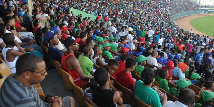 Lidom mantiene vigente prohibición uso de cornetas y control de sonido en Estadios