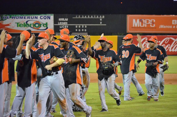 Toros se imponen al Licey y lideran la tabla de posiciones del torneo