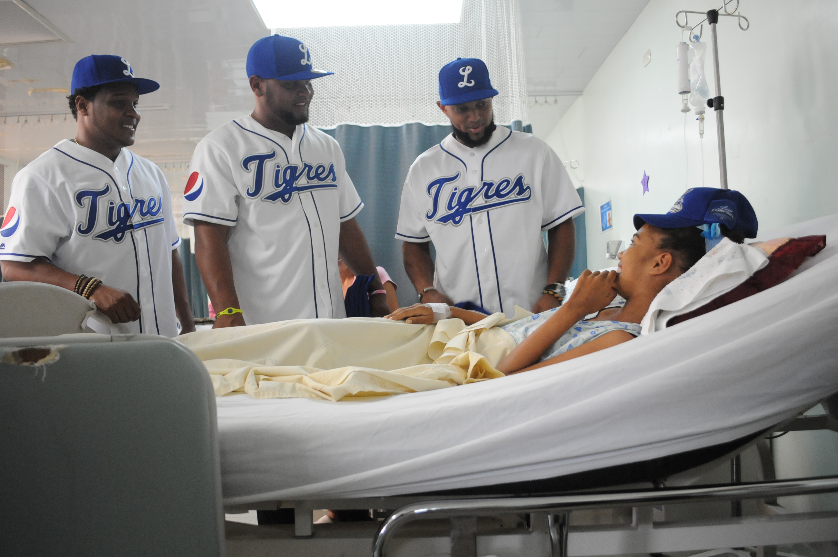 Jugadores del Licey visitaron hospital infantil Robert Reid Cabral
