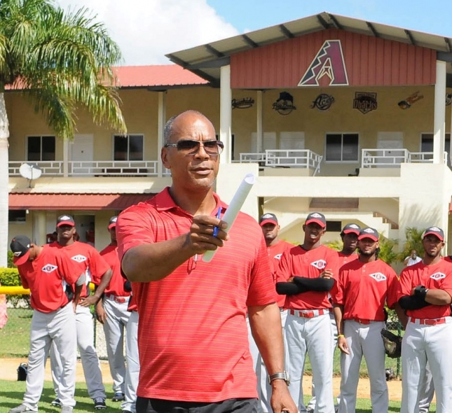 Moisés Alou valora integración de jugadores a entrenamientos