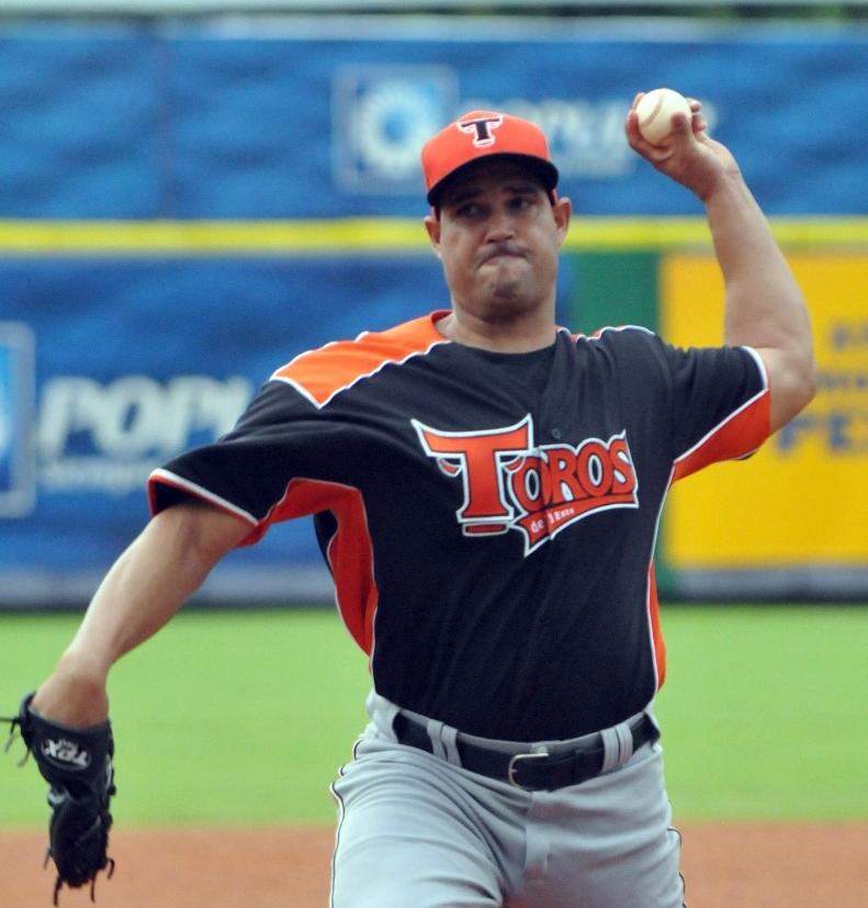 ¡Una joya! Valdés le tira blanqueada de 10 ponches al Licey
