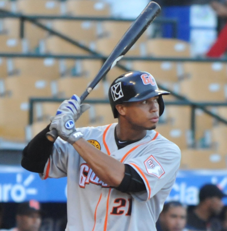 Gigantes rompen racha negativa al dar paliza a las Estrellas