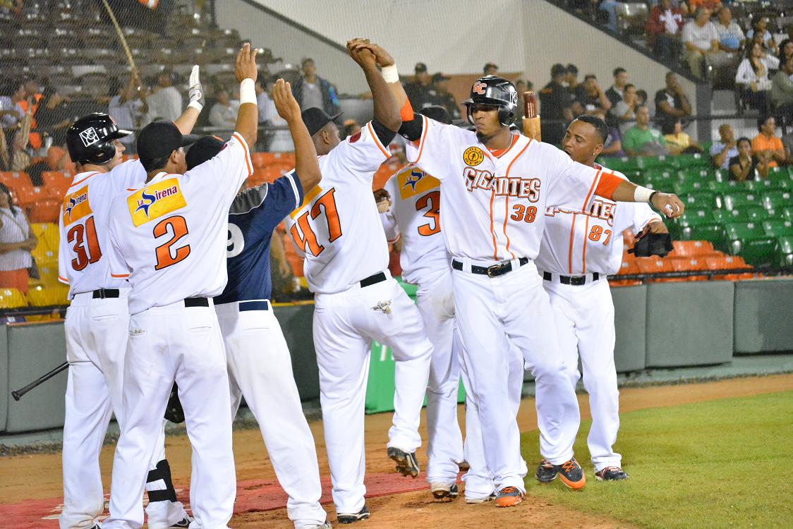 Gigantes se quedan solos en la primera posición tras vencer a las Águilas