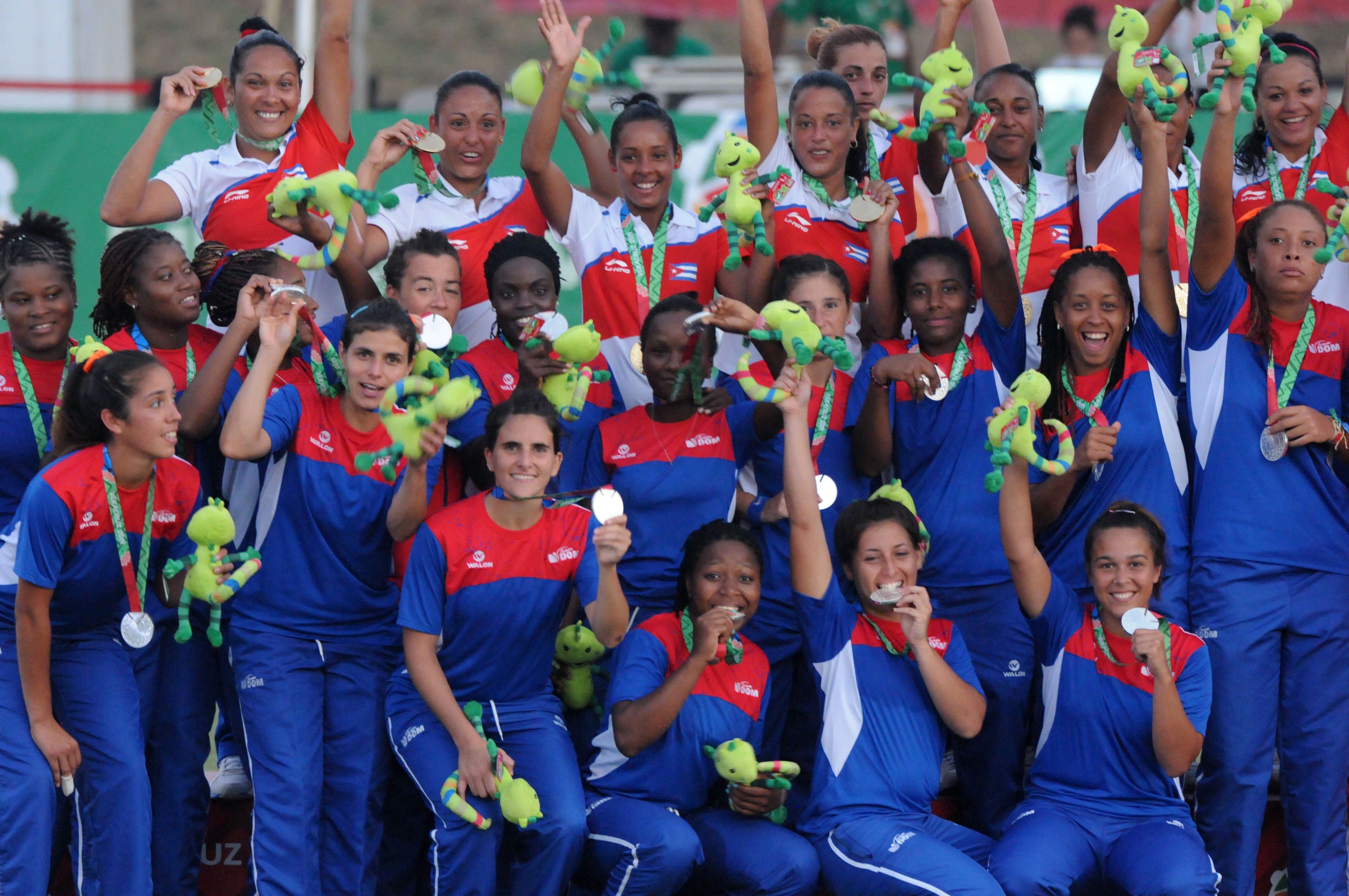 Hockey femenino logra medalla de plata para RD; Racquetbol y judo dan tres bronce