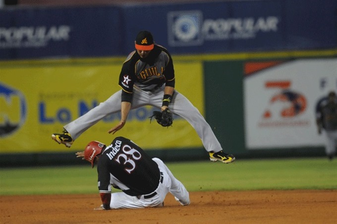 Águilas vienen de atrás para derrotar a los Leones
