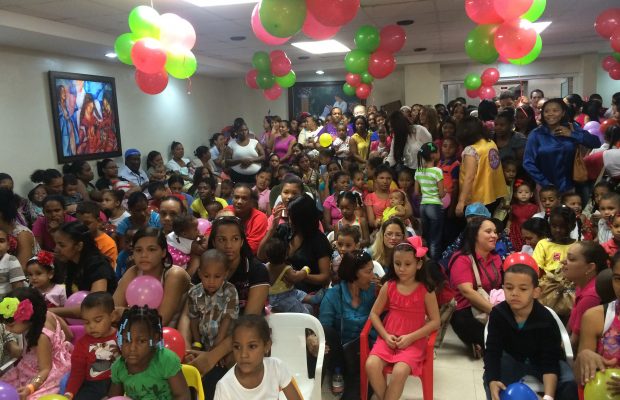 Maternidad de Los Mina celebra su tradicional fiesta navideña para niños hospitalizados