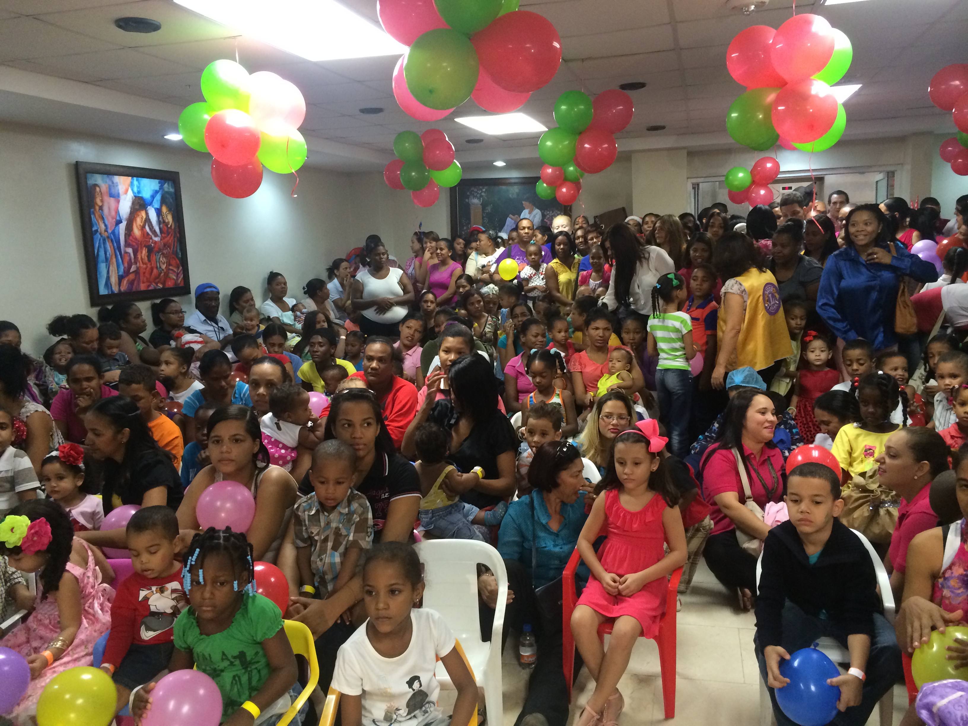 Maternidad de Los Mina celebra su tradicional fiesta navideña para niños hospitalizados
