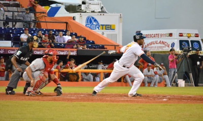 ¡Siguen invictos! Con hit de Díaz, Gigantes dejan en el terreno a los Toros