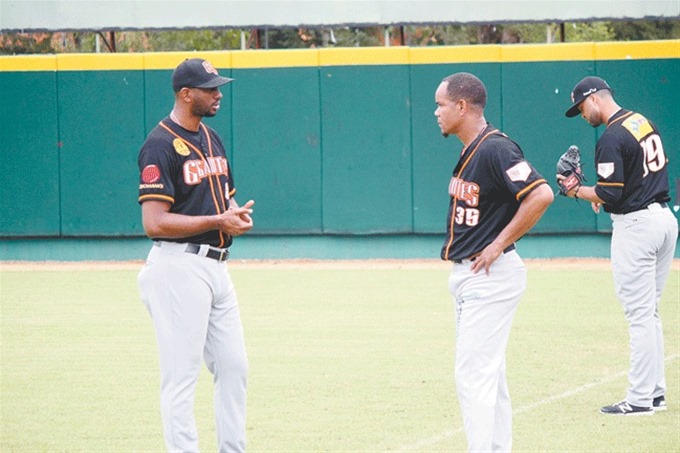 Juan Pérez y Sandy Rosario completan roster 28 jugadores serie del Caribe