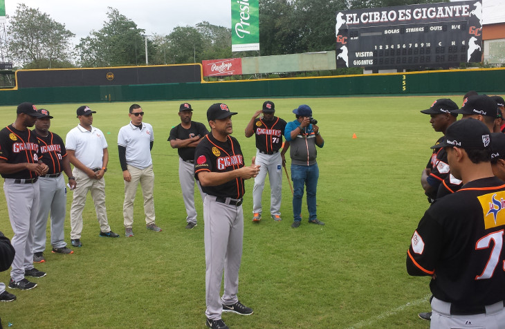 Equipo RD entrena para Serie del Caribe; dirigente Audo exhorta a jugadores a defender con gallardía los colores patrios