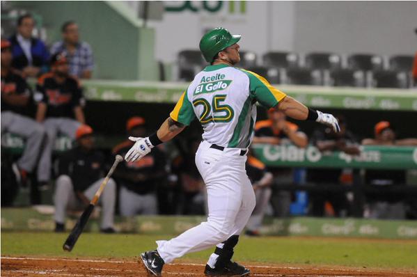 Estrellas masacran pitcheo de Gigantes; toman ventaja 2-0 en Serie Final