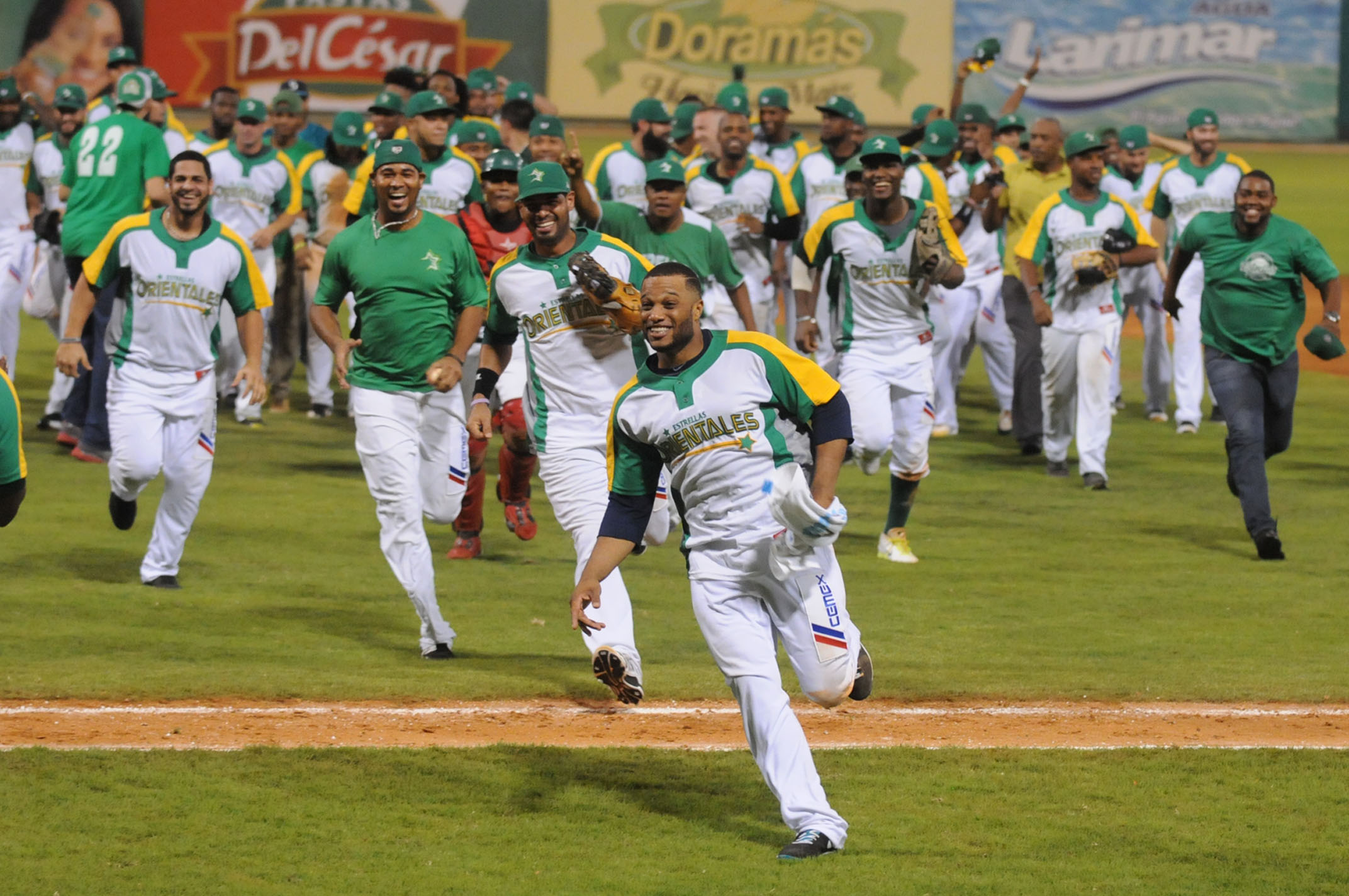 Estrellas pasan a Serie Final y enfrentarán a Gigantes; Águilas ganan pero quedan eliminadas