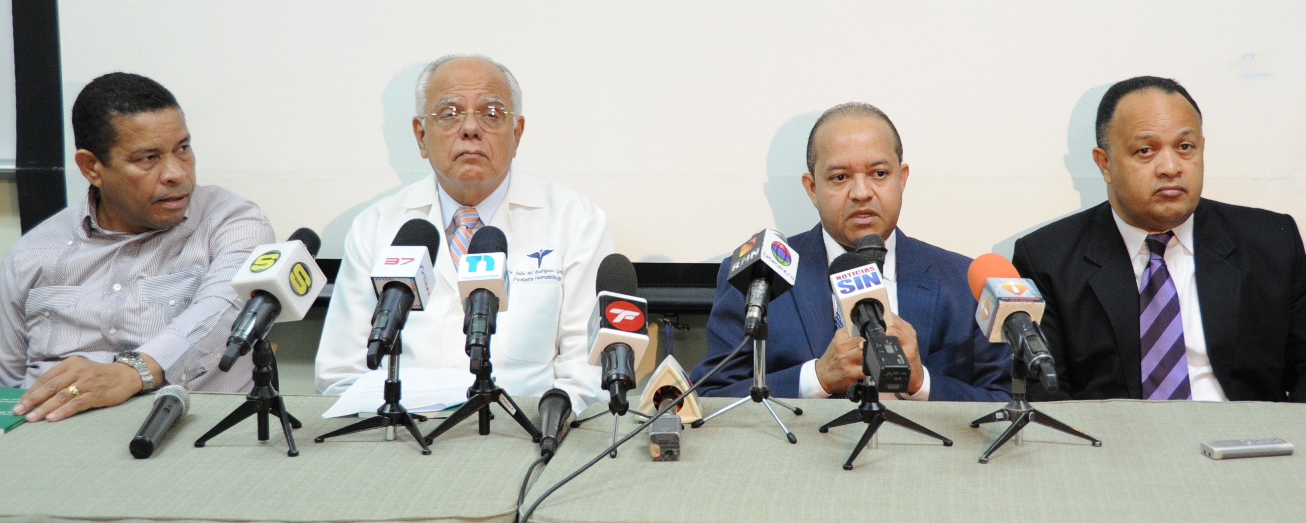 Autoridades de Salud aclaran tienen digitalizados historial médico de pacientes hospital Luis E. Aybar