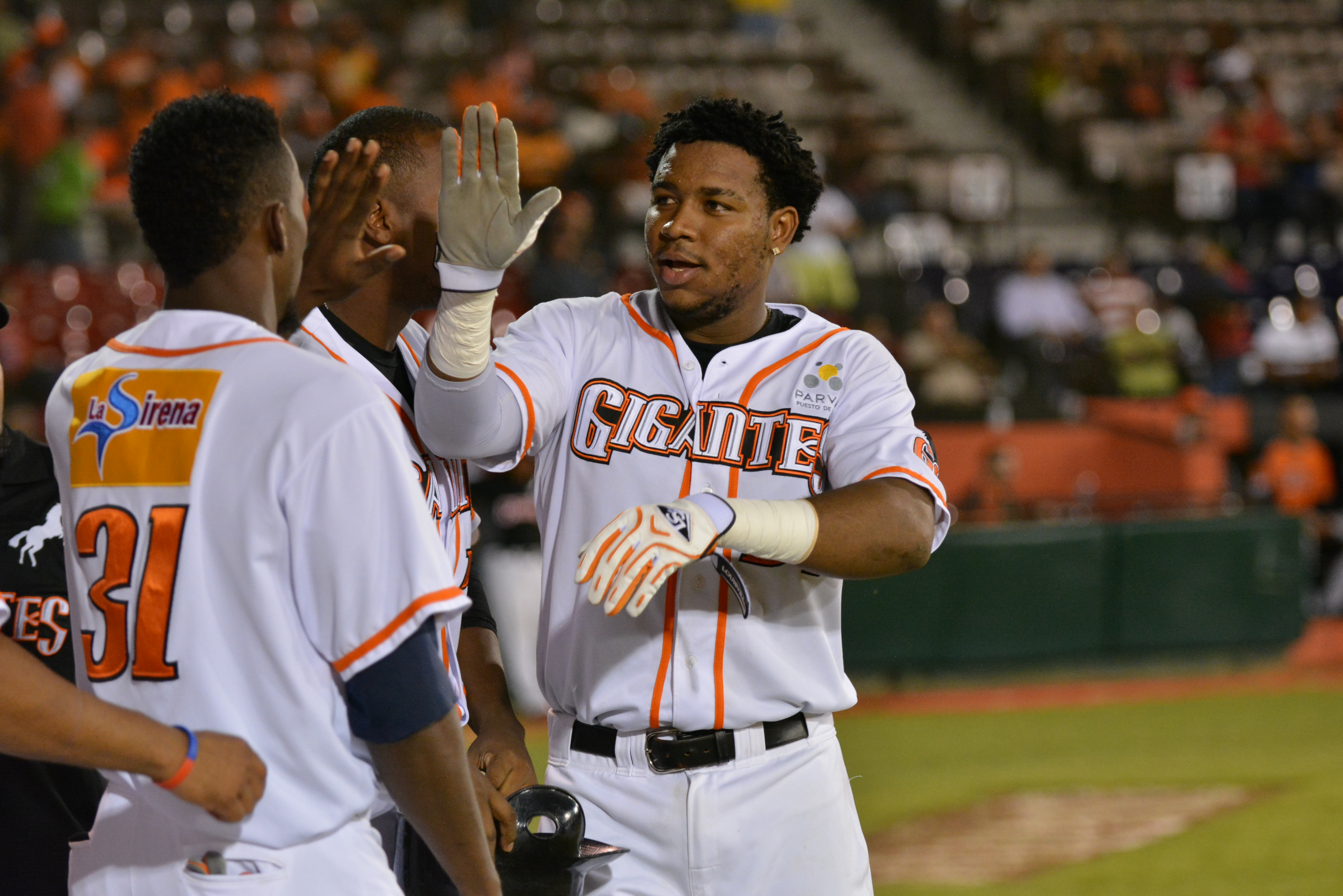 Hit de Franco decide triunfo de Gigantes sobre Estrellas