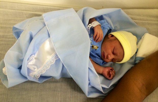 Nace el primer bebé del año en la Maternidad de Los Mina
