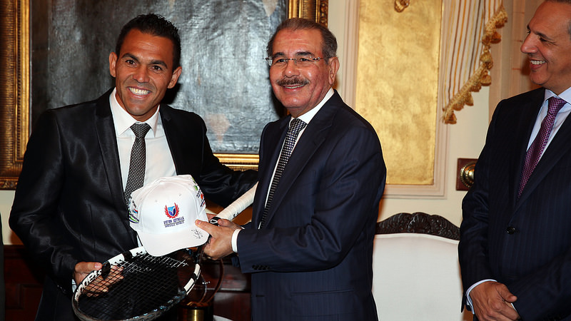 Presidente Medina nombra a Víctor Estrella Embajador de Buena Voluntad