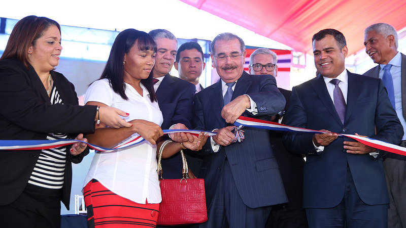 Presidente Medina entrega estancia infantil en San Cristóbal