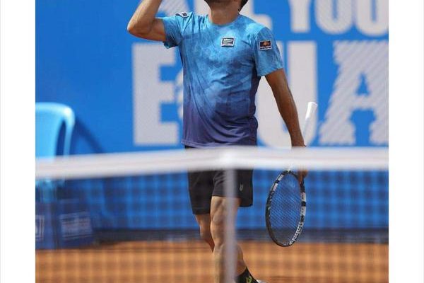 Víctor Estrella consigue su primer título ATP