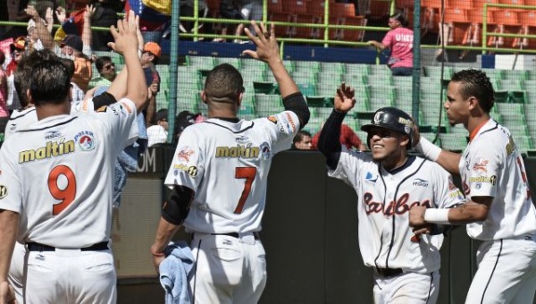 Venezuela avanza a la semifinal de la Serie del Caribe tras derrotar a RD