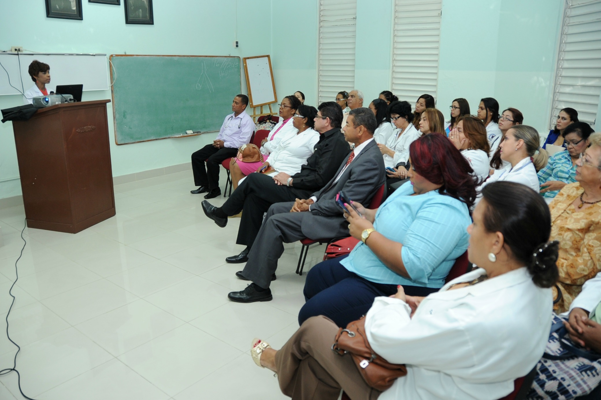 Dictan conferencia sobre “diabetes tipo 1” en Hospital Infantil Santo Socorro.