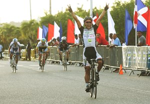 Jaime Castañeda gana la segunda etapa Vuelta Ciclismo Independencia