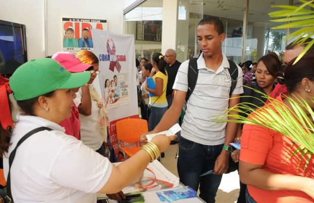 UASD, Ministerio de Salud y CONAVIHSIDA realizaron tercera feria de Salud Sexual y Reproductiva en Barahona