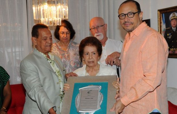 Ministerio de Cultura rinde homenaje a Monina Solá por su fecunda obra teatral