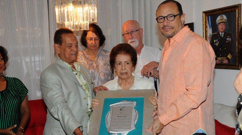 Ministerio de Cultura rinde homenaje a Monina Solá por su fecunda obra teatral