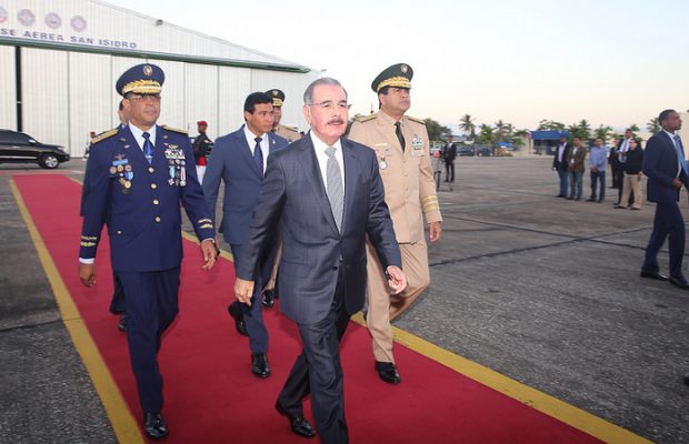 Presidente Medina salió este lunes hacia Guatemala para participar en la Cumbre SICA