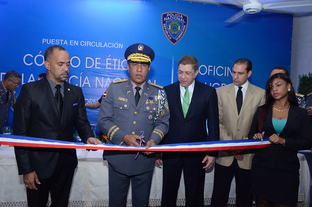 Policía pone en circulación Código de Ética y en funcionamiento la División de Poligrafía