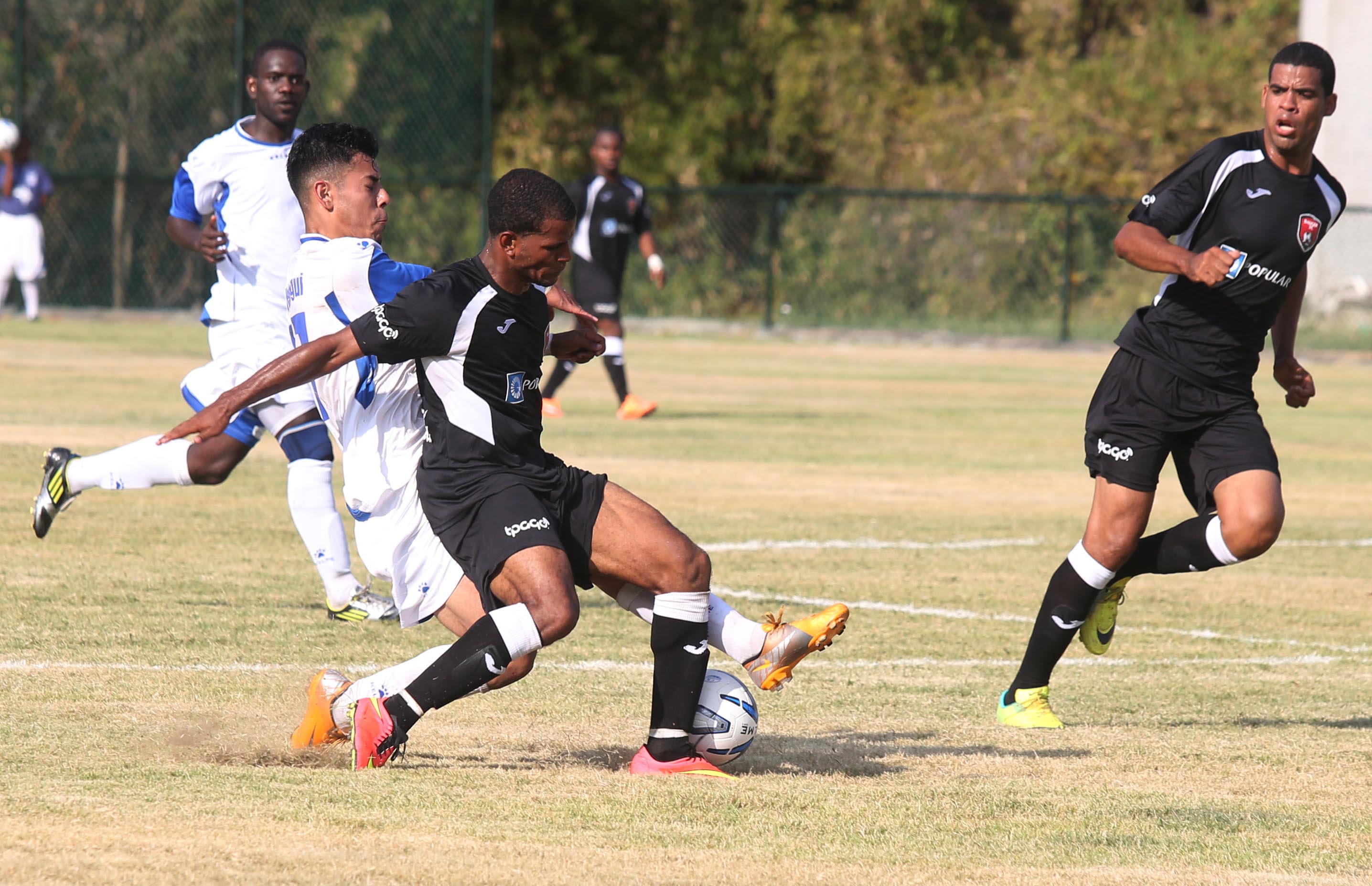 Cambian de sede: Partido entre Bauger FC y Delfines FC se jugará en San Cristóbal