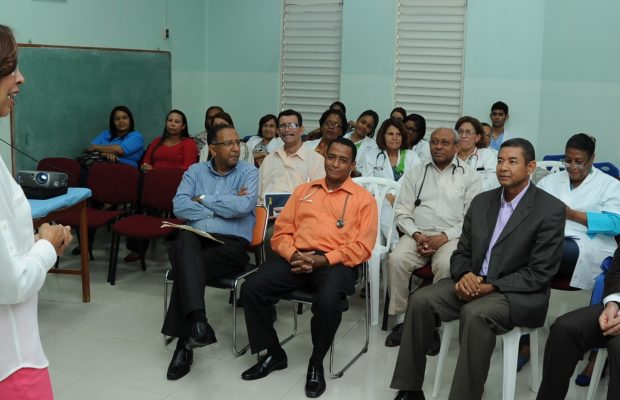 Dictan conferencia sobre “anemia falciforme” en Hospital Infantil Santo Socorro