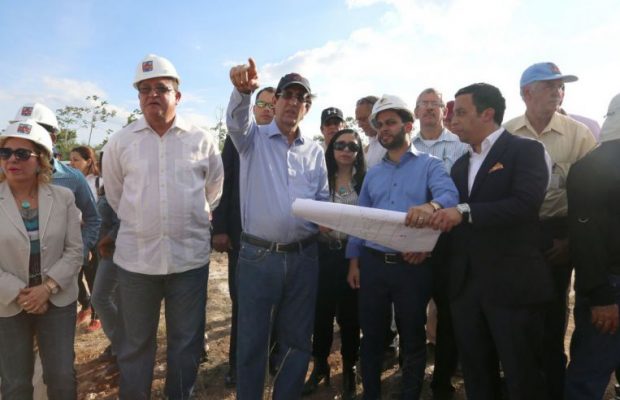 Primeras seis empresas arrancan construcción de viviendas de Ciudad Juan Bosch