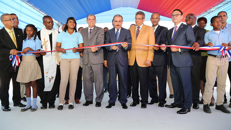Presidente Medina inaugura dos escuelas y un Centro de Atención Primaria en Monte Plata
