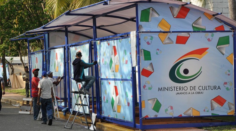 Agilizan montaje de Feria Internacional del Libro; será inaugurada el 23 de abril