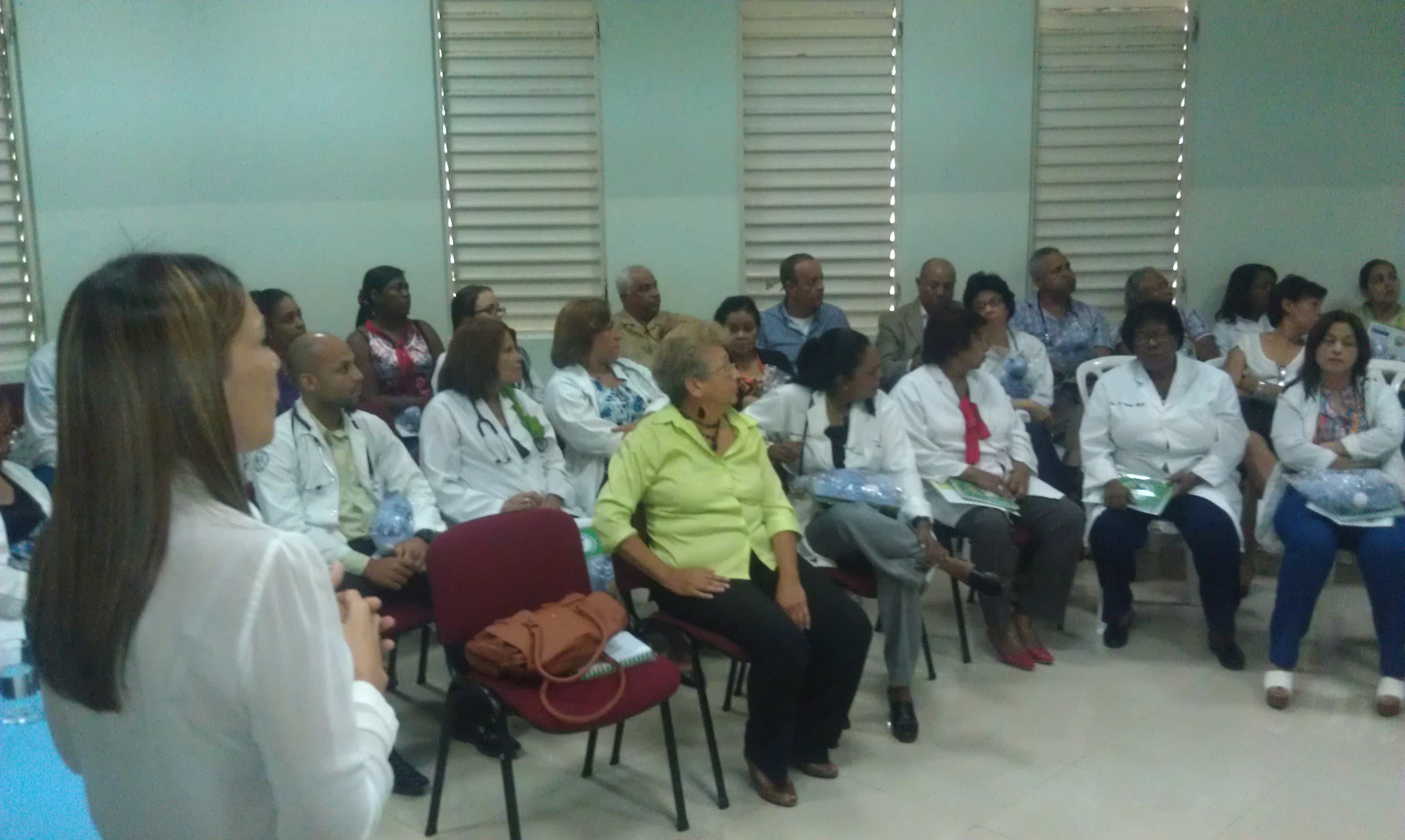 Dictan conferencia sobre “obesidad infantil” en Hospital Infantil Santo Socorro