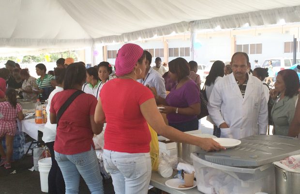 Maternidad de Los Mina realiza Kermesse pro-recaudación de fondos para graduación de médicos