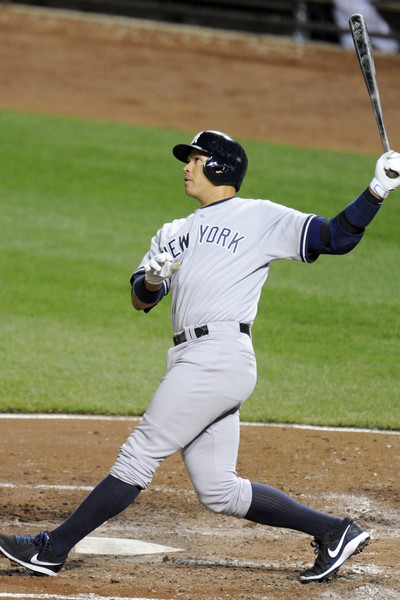 ¡ Hace historia! Alex llega a los 660 HR y en empata con Willie Mays en la lista de todos los tiempos.