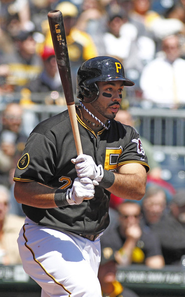 Álvarez pegó octavo HR en triunfo de Piratas; Lagares dio un hit