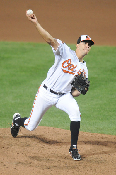Jiménez abanicó a nueve en victoria de Orioles; Machado pegó HR; Paredes pegó dos hits