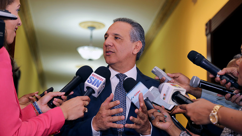 Ministro Administrativo dice control del gasto y disciplina fiscal son sagrados para el Gobierno