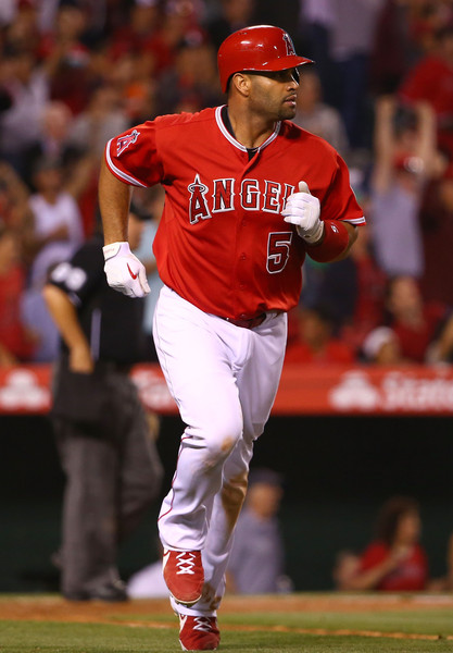 ¡Sigue indetenible! Pujols pegó dos jonrones en la victoria de los Angelinos