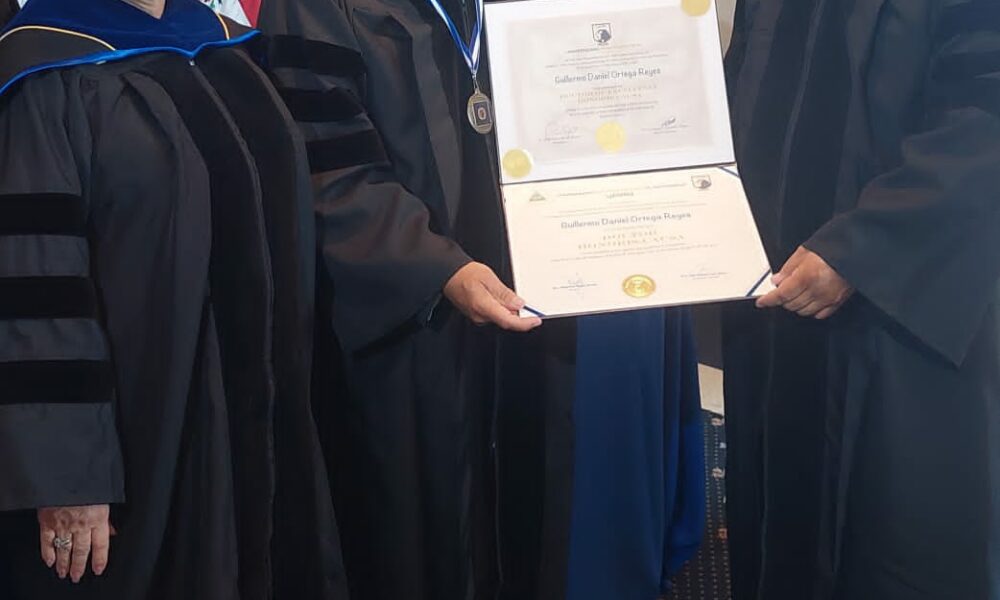 Universidad Panamericana de Nicaragua entrega título Doctor Honoris Causa al presidente del PARLACEN