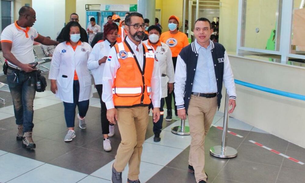 Defensa civil refuerza emergencia del hospital Ney Arias Lora por feriado de Fin de Año