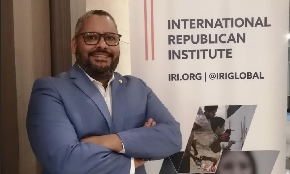 Reconocen al especialista dominicano en asesoría política Carlos Rojas