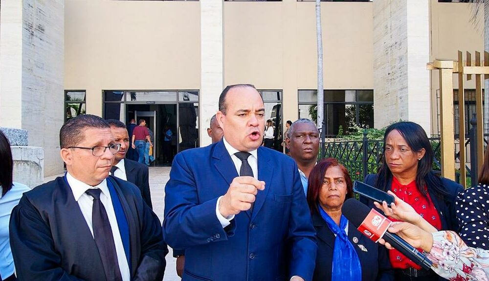 CARD somete recurso contra proceso de privatización de Pasaportes