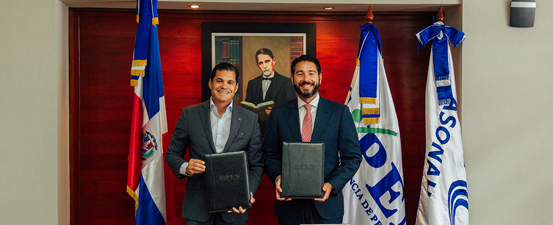 David Llibre, presidente de Asonahores y Francisco A. Torres, superintendente de Pensiones.