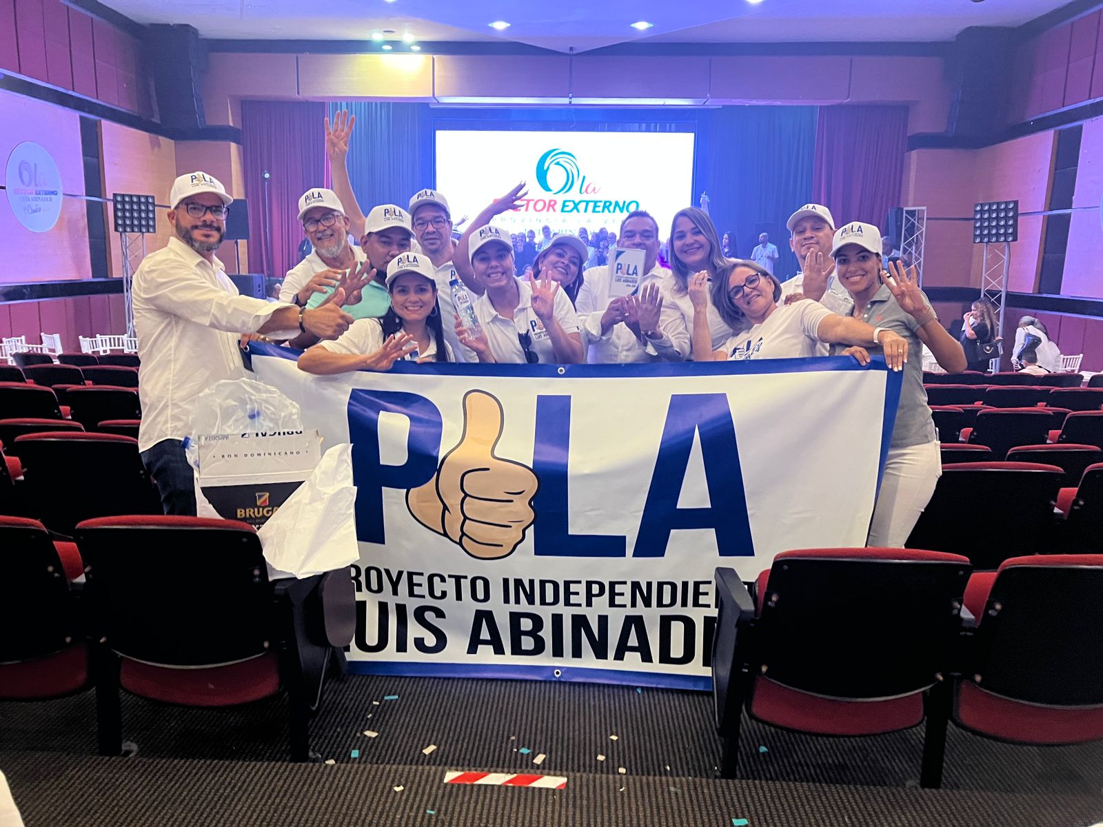 Integrantes de PILA en una de sus reuniones recientes coordinando las acciones a emprender para apoyar la repostulación del presidente Luis Abinader.