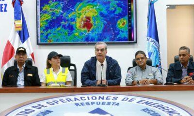 El presidente Luis Abinader habla en la rueda de prensa en el Palacio Nacional.